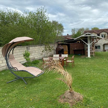 L'Entrenous Apartment Charmes  Екстериор снимка