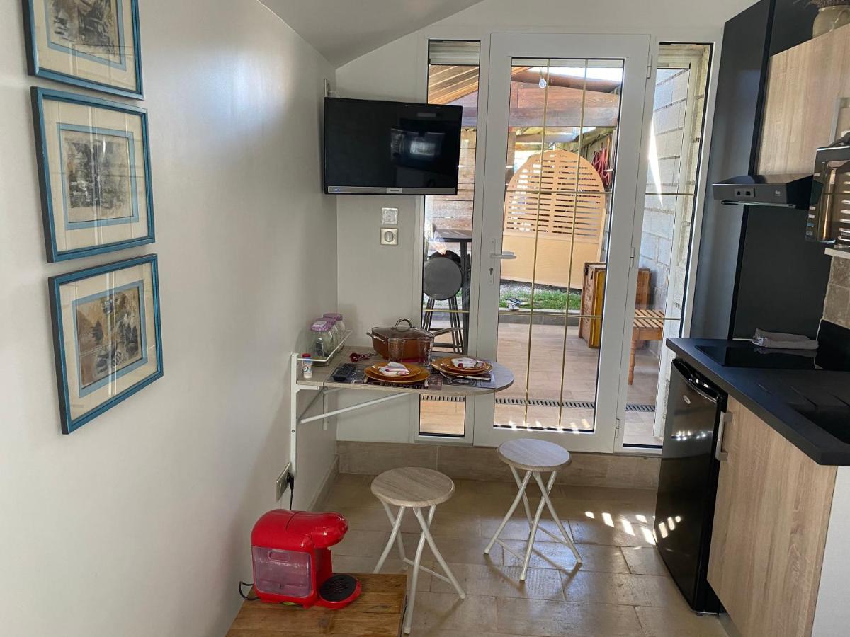 L'Entrenous Apartment Charmes  Екстериор снимка