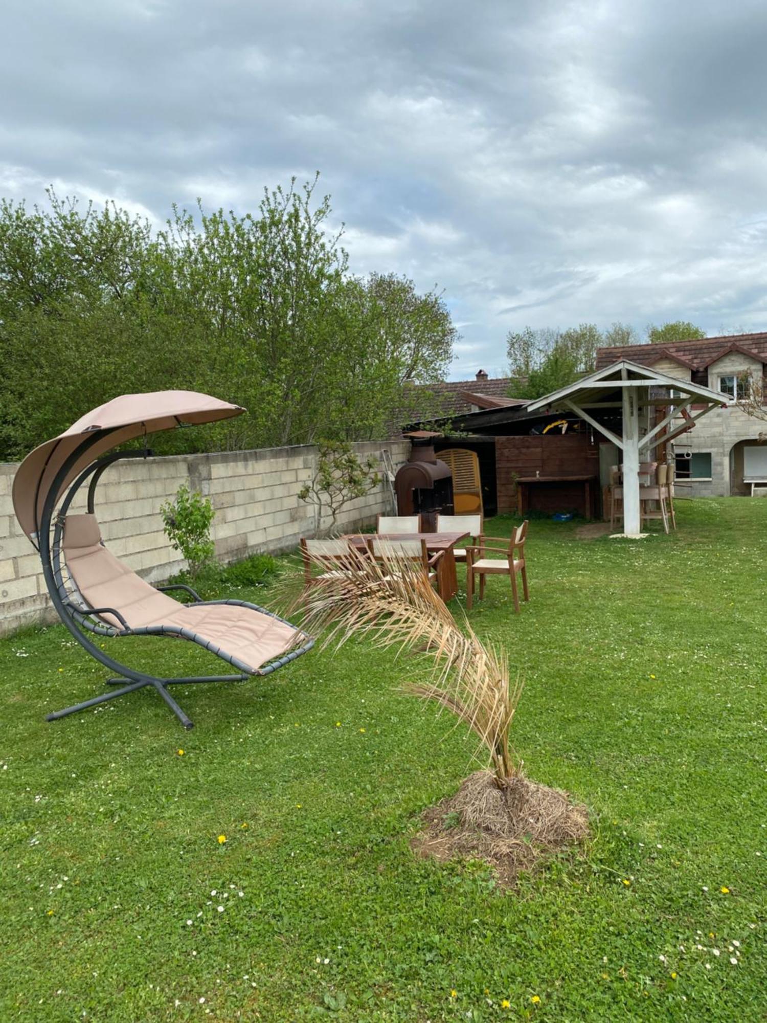 L'Entrenous Apartment Charmes  Екстериор снимка